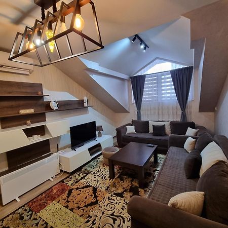 Avio Apartmani 2018 Novi Pazar Rum bild