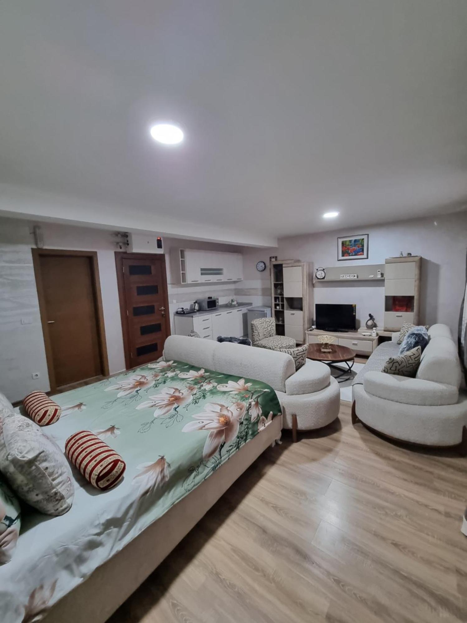 Avio Apartmani 2018 Novi Pazar Exteriör bild