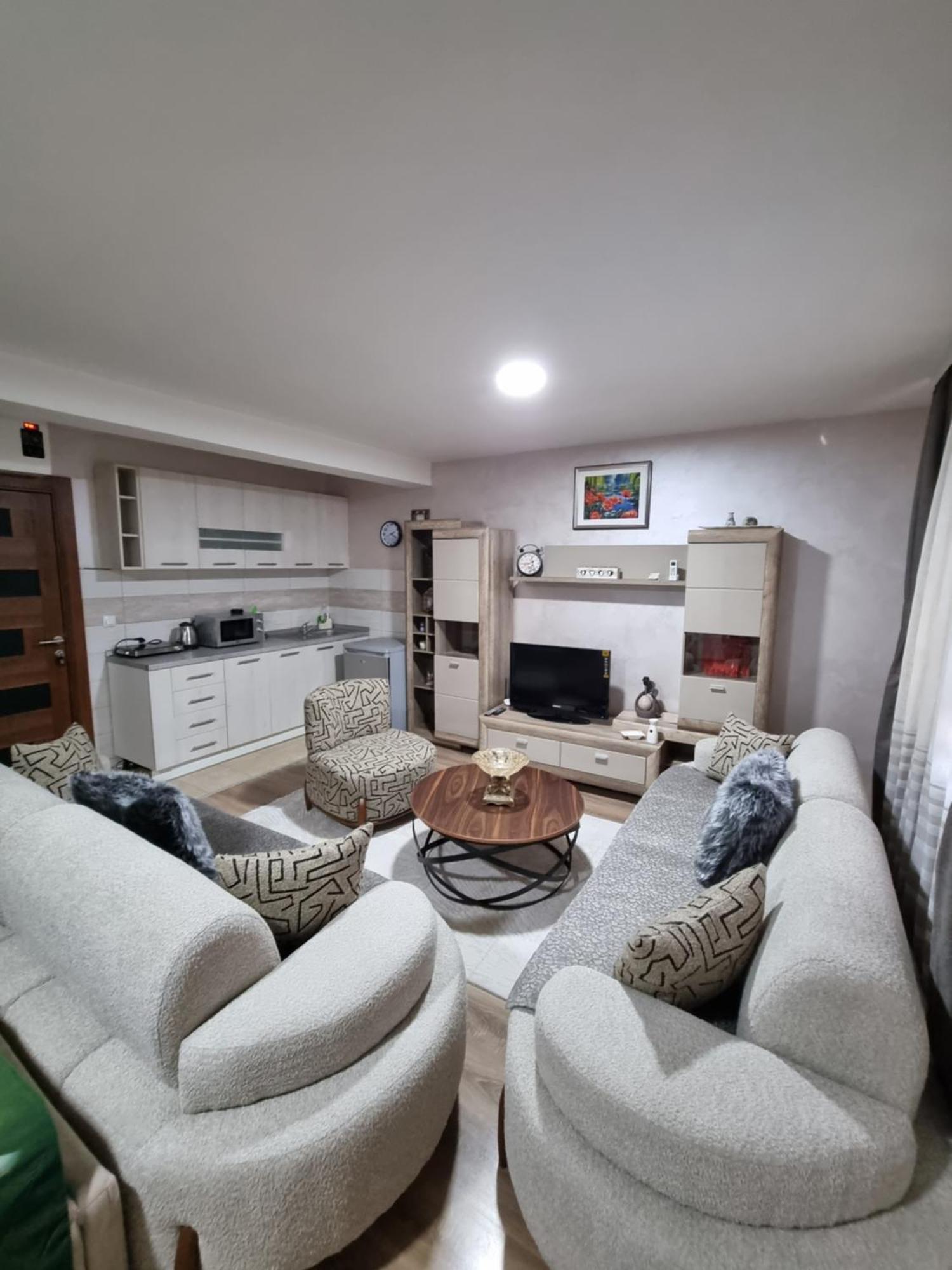Avio Apartmani 2018 Novi Pazar Exteriör bild