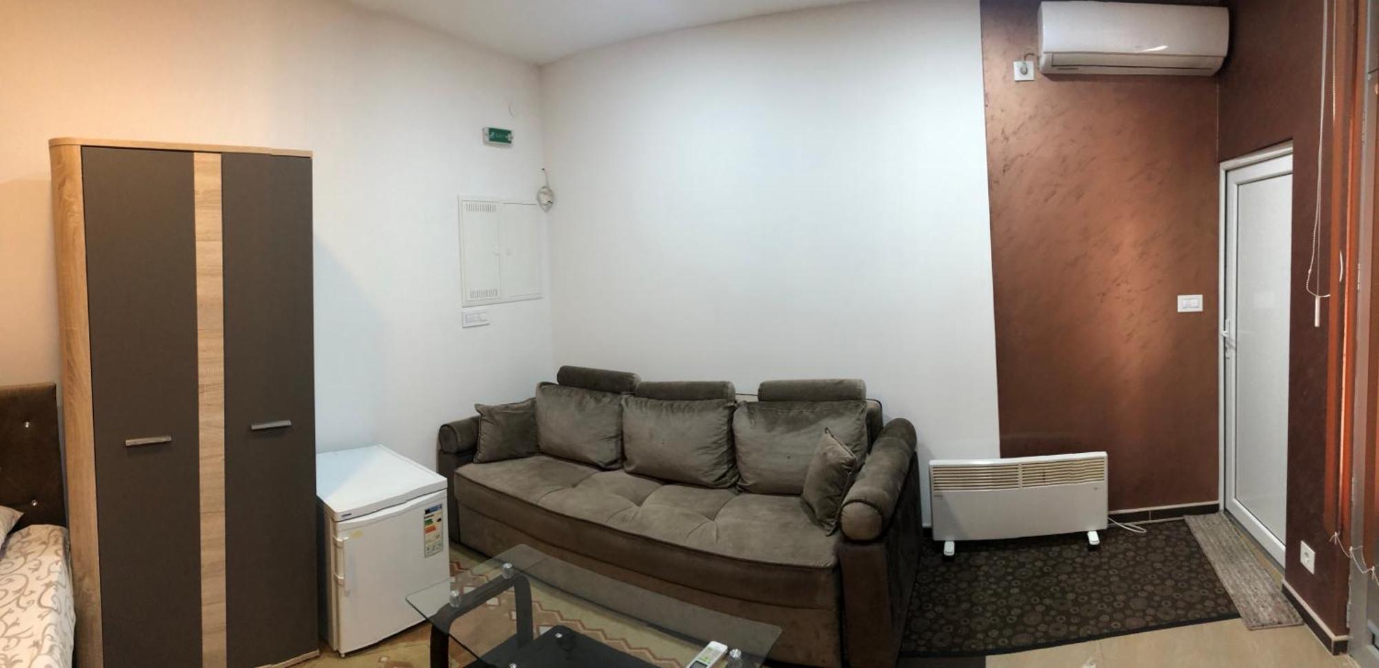 Avio Apartmani 2018 Novi Pazar Rum bild